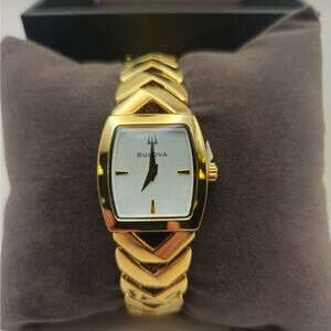 BULOVA CLASSIC GOLD MOTHER OF PEARL TONNEAU QUARTZ LADIES WATCH 97L183 MSRP$550